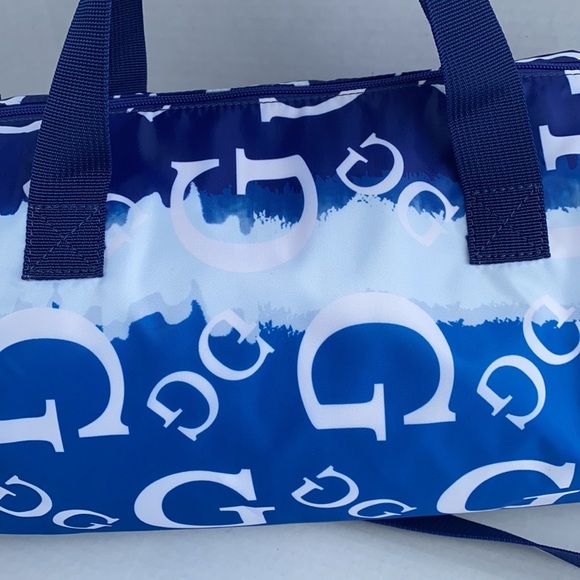 New GUESS Logo Duffle Bag - Picture 4 of 5